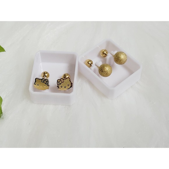 2 Pairs Hello Kitty and Ball Studs Earrings  02033 - Picture 6 of 7